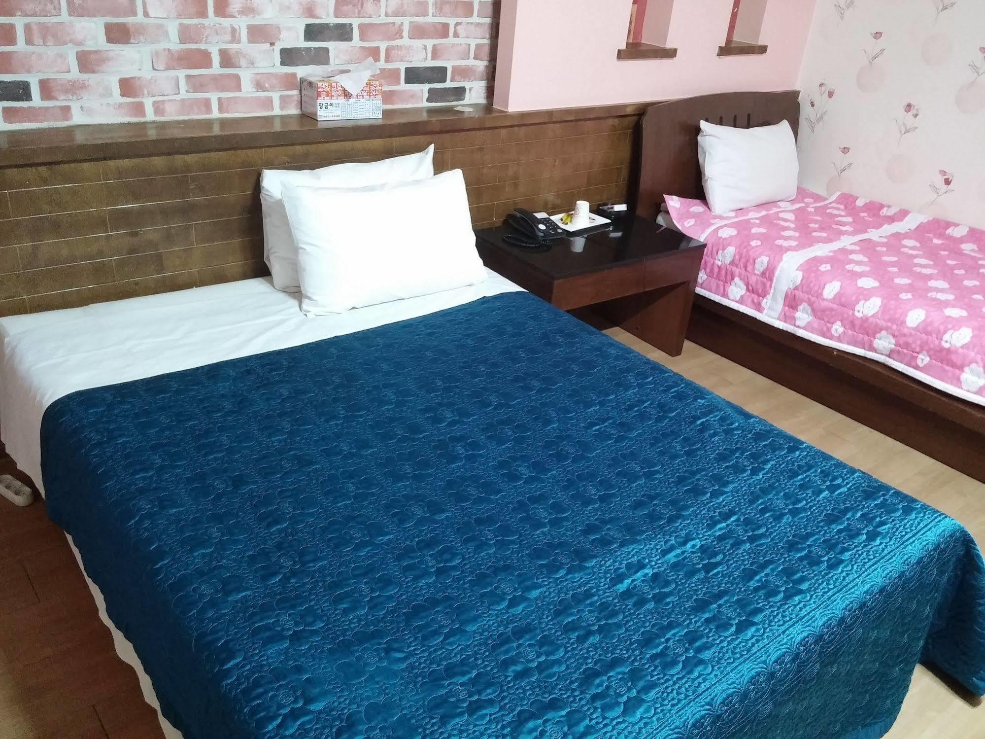 Cyber Motel Gunsan Exterior foto